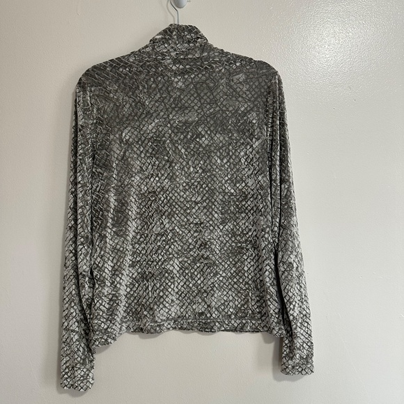 Skea Shimmies Shimmery Gray Velour Turtleneck Top, Apres-Ski, Size Large - Picture 2 of 7